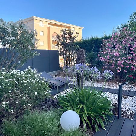 Appartement Les Enganes à Fréjus Extérieur photo