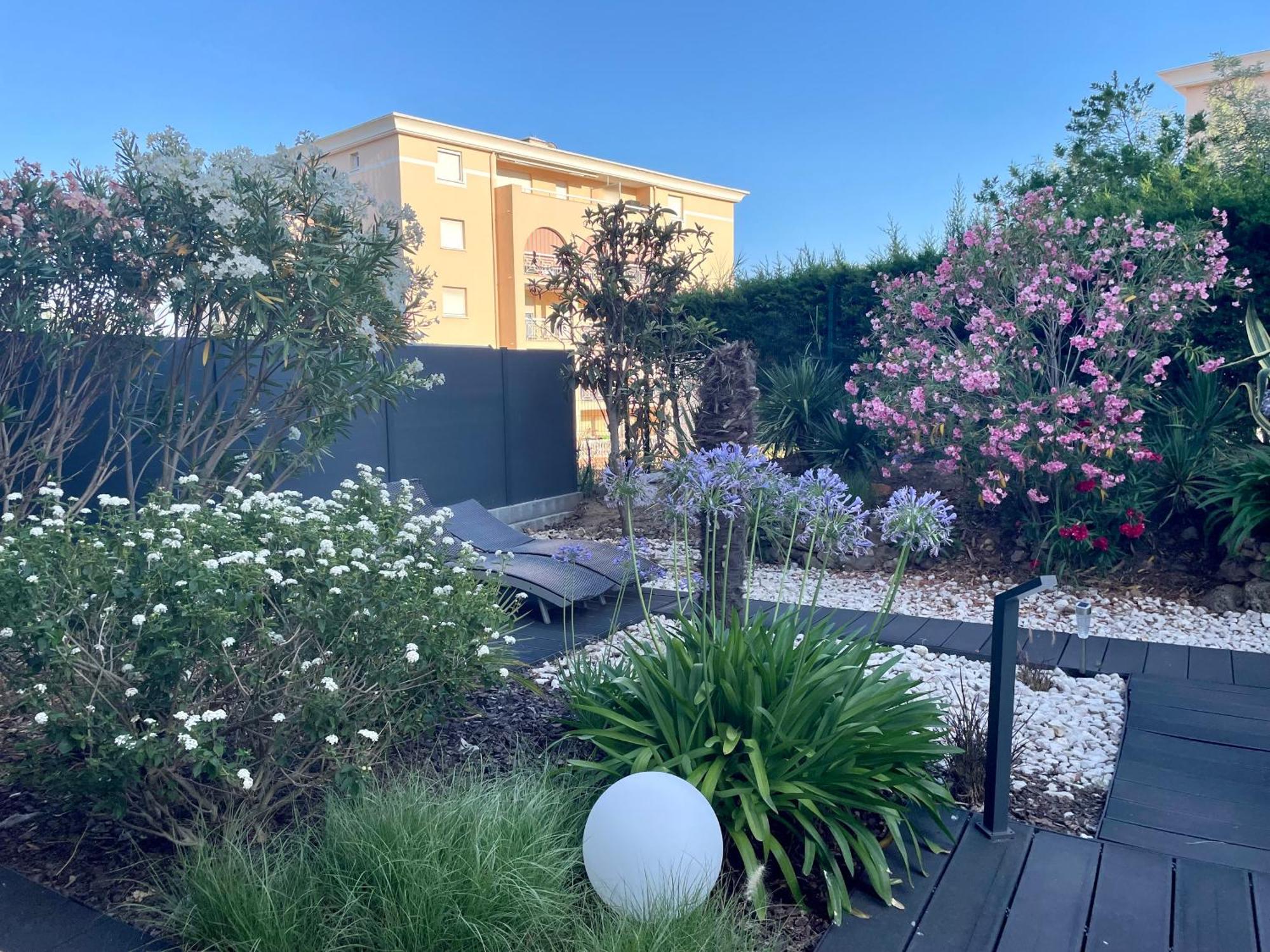 Appartement Les Enganes à Fréjus Extérieur photo
