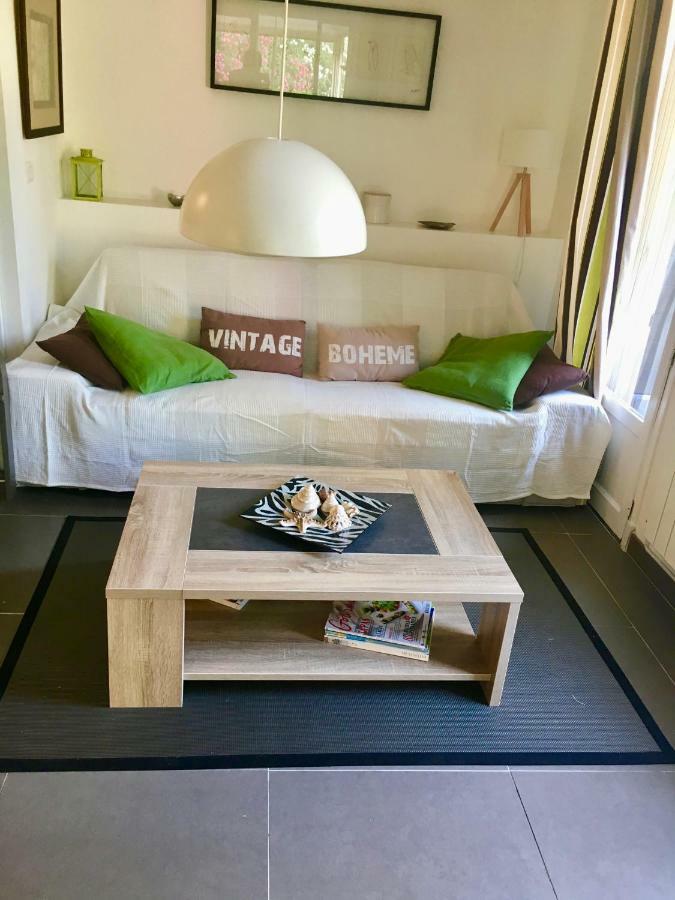 Appartement Les Enganes à Fréjus Extérieur photo