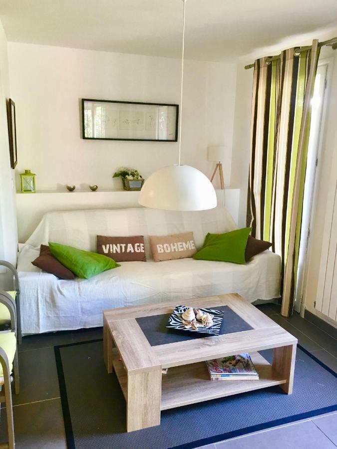 Appartement Les Enganes à Fréjus Extérieur photo